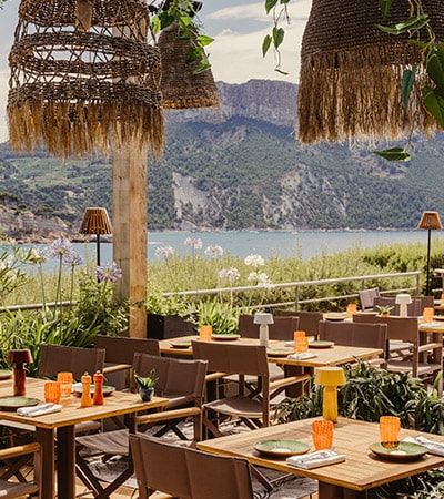 Restaurant by the sea in Cassis